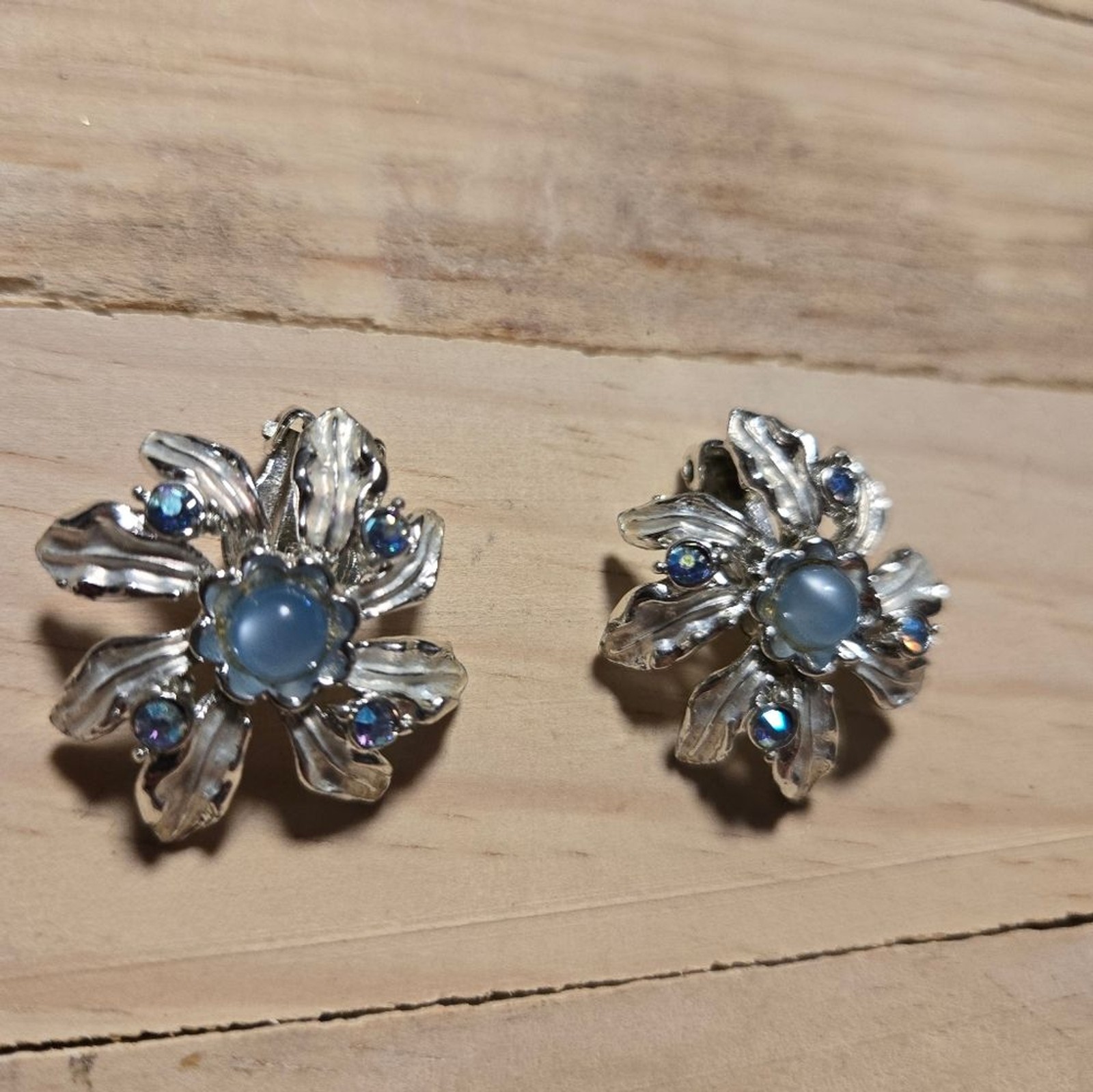 Judy Lee Moonglow Lucite Aurora Borealis Rhinestone Flower Vintage 1950 Earrings