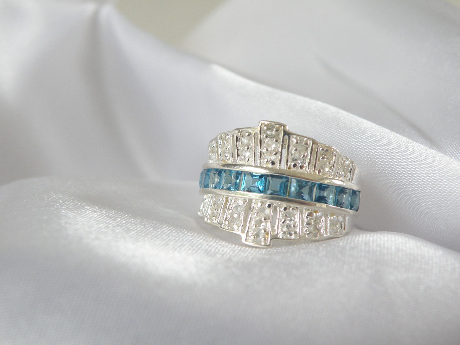 Vintage Sterling Silver 925 Channel Set Natural Heated Blue Topaz Ring Size 6