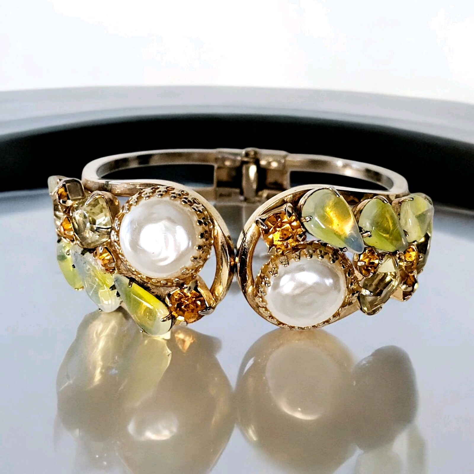 Vintage Juliana DeLizza & Elster Pearls Opalescent Rhinestone Clamper Bracelet