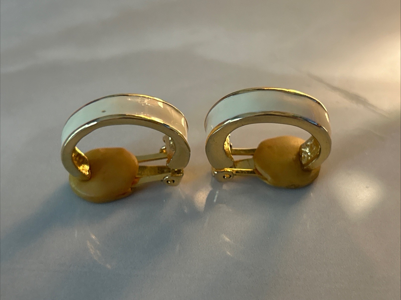 Vintage Ivory And Gold Color Clip On Earring Set. Women’s Earnings.
