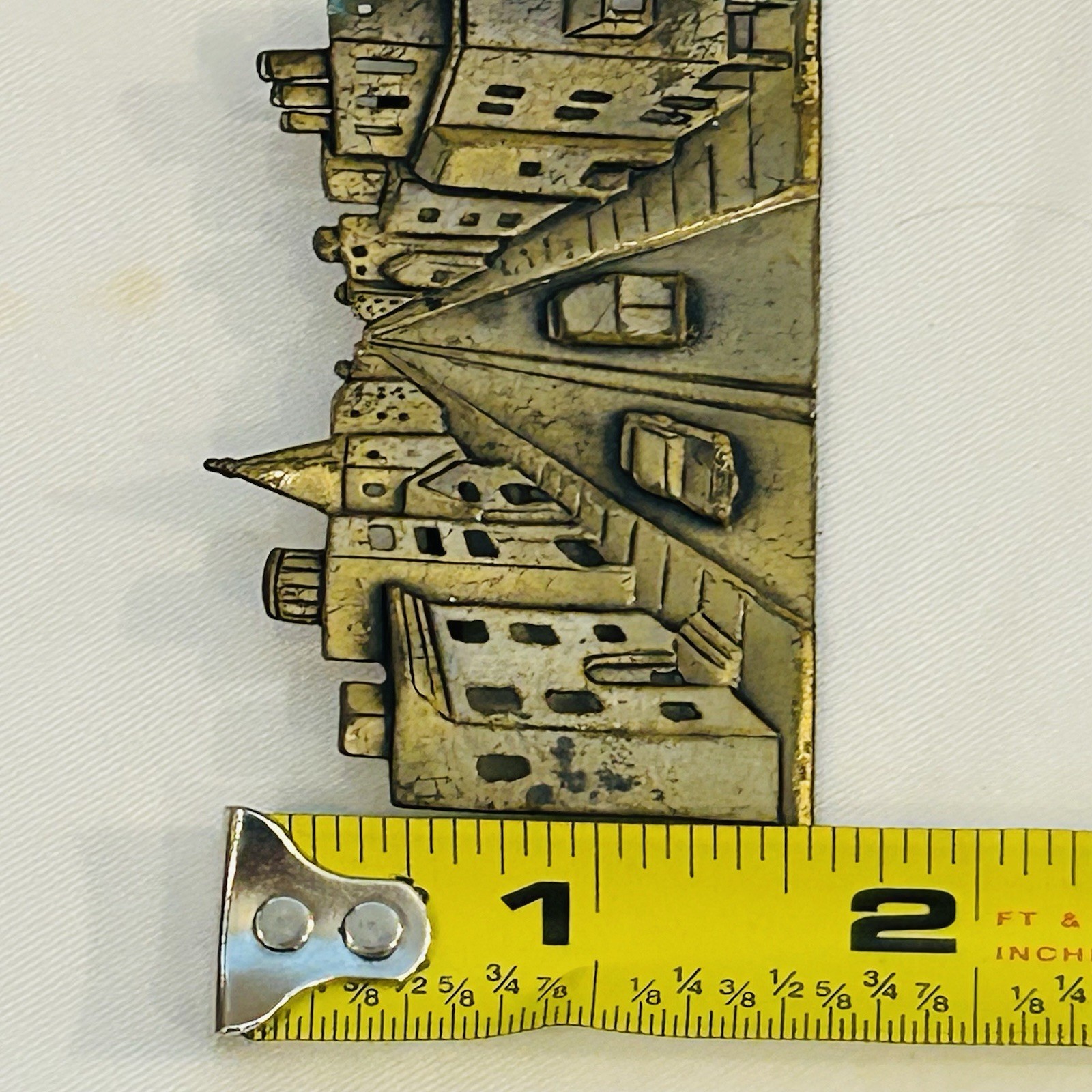 Vintage JJ Brooch Pin Brass City Street Scene Buildings Cars 2.5” X 1.5”