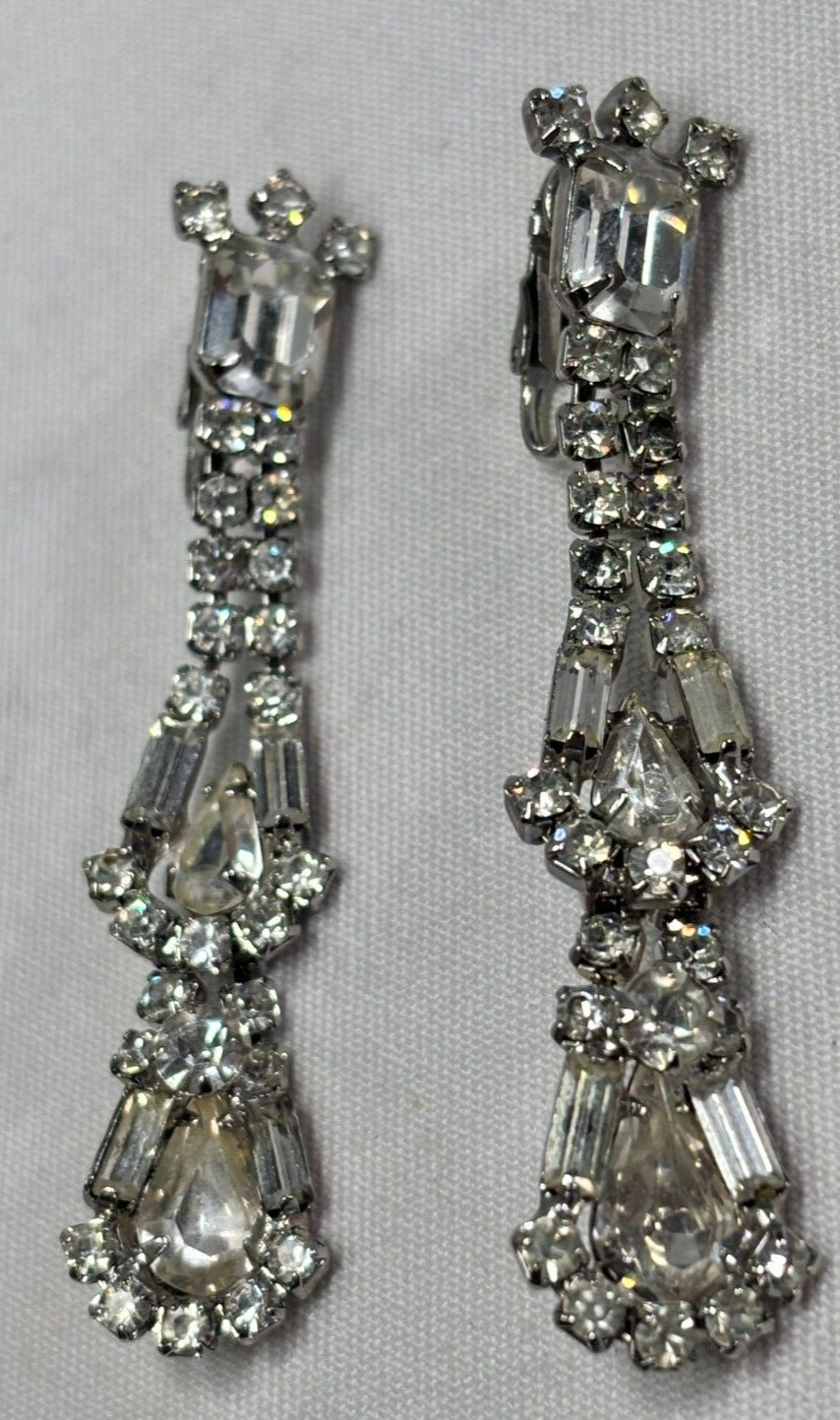 Vintage multi clear Rhinestones 3″ Dangling Clip Earrings – No missing Stones