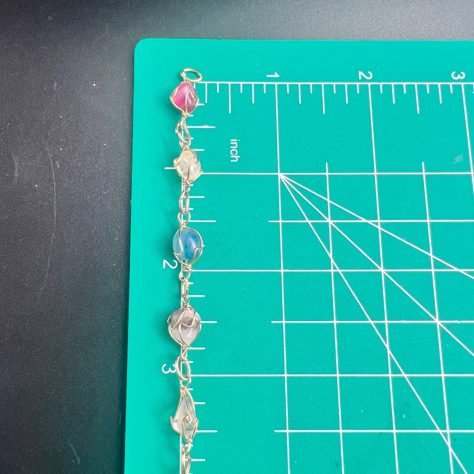 Multi Color Tumbled Stone Wire Wrapped Cage Link Necklace 18″ Vintage 1990s