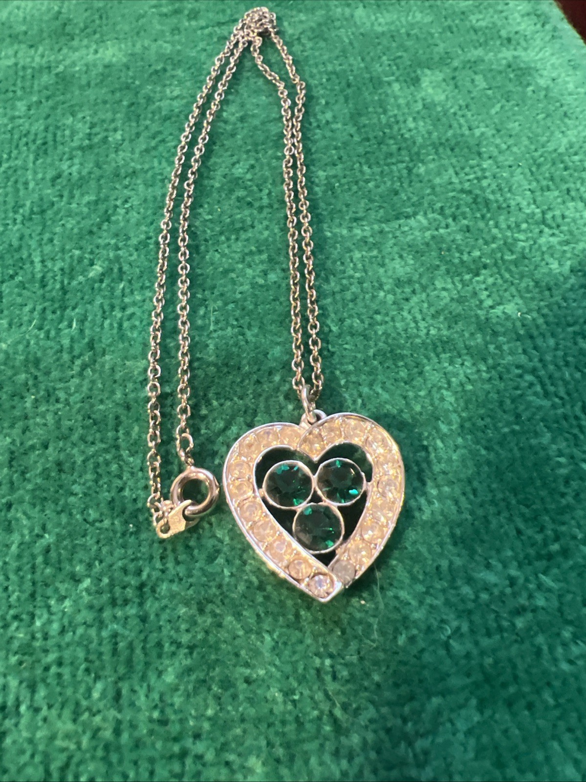 Vtg Sarah Coventry Emerald Crystal Rhinestone Heart Pendant May Bday Necklace