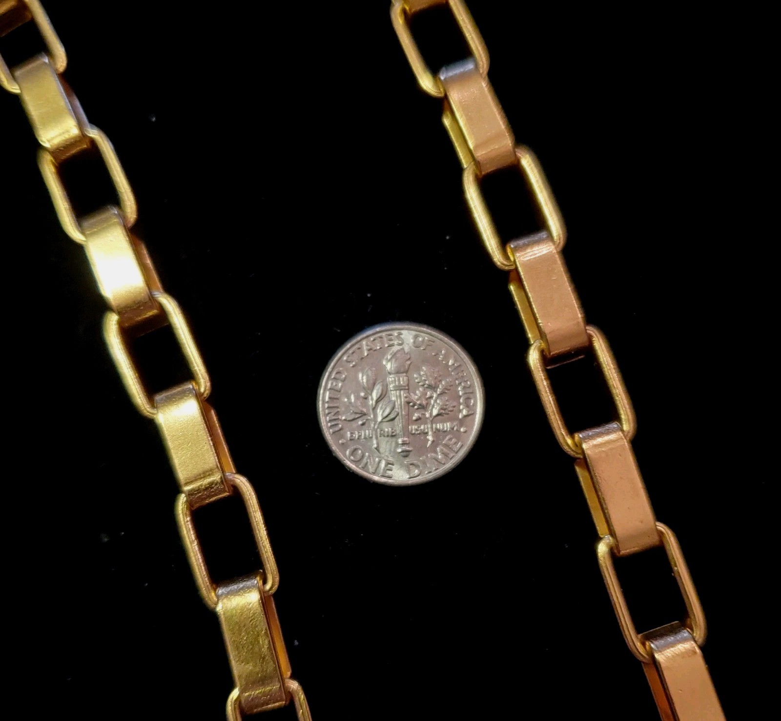 ANNE KLEIN Vtg Necklace, Gold Plated, Rectangular Links, Logo Toggle Closure