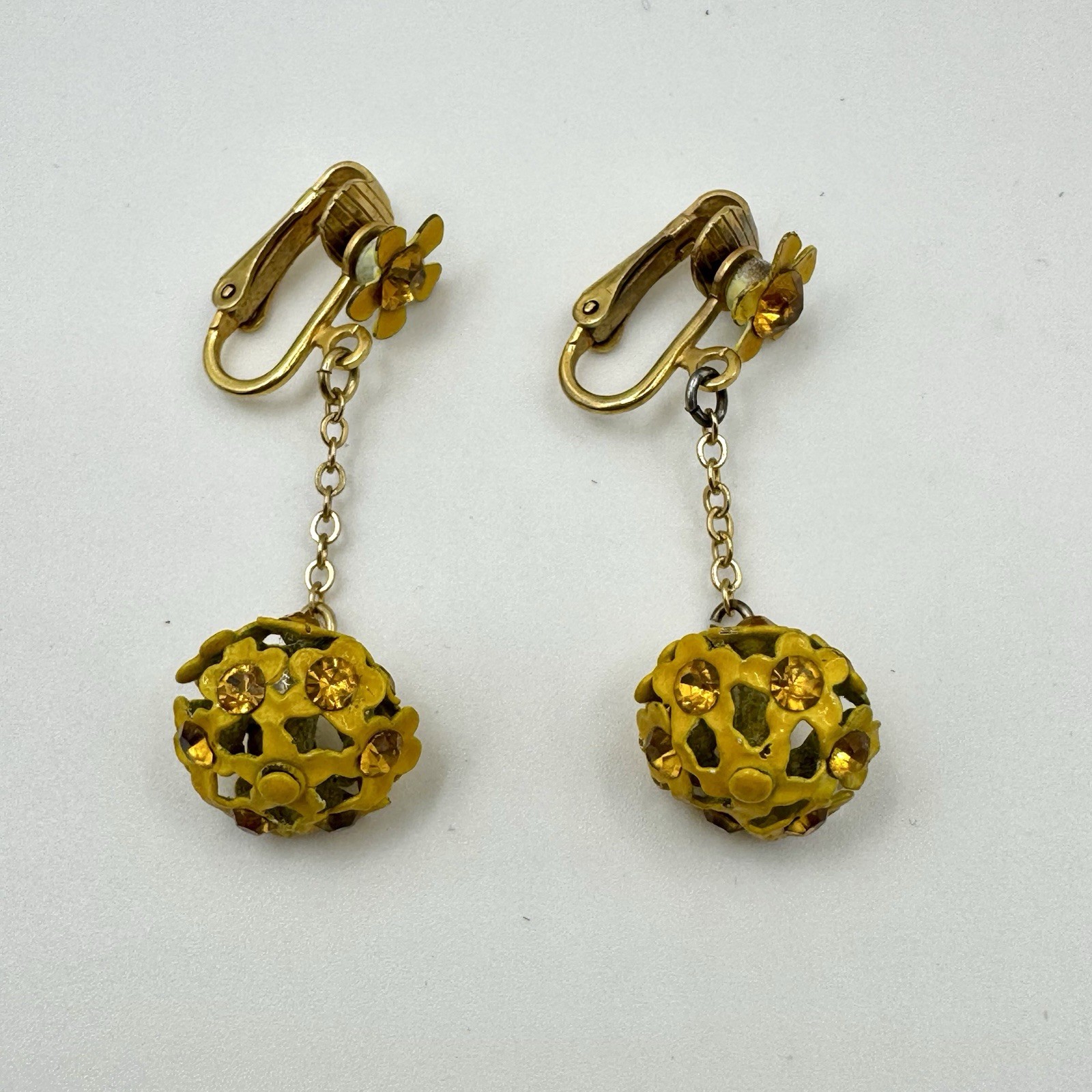 Vintage 50’s Enamel Yellow Rhinestone Daisy Flower Dangle Clip On Earrings MCM