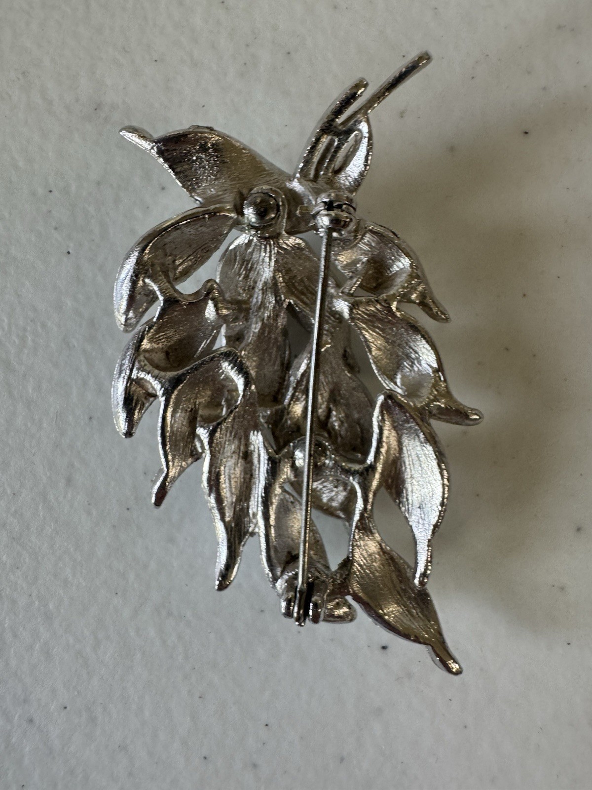 Vintage Silver Tone Leaf Brooch Quality Design Dressy Or Business Casual