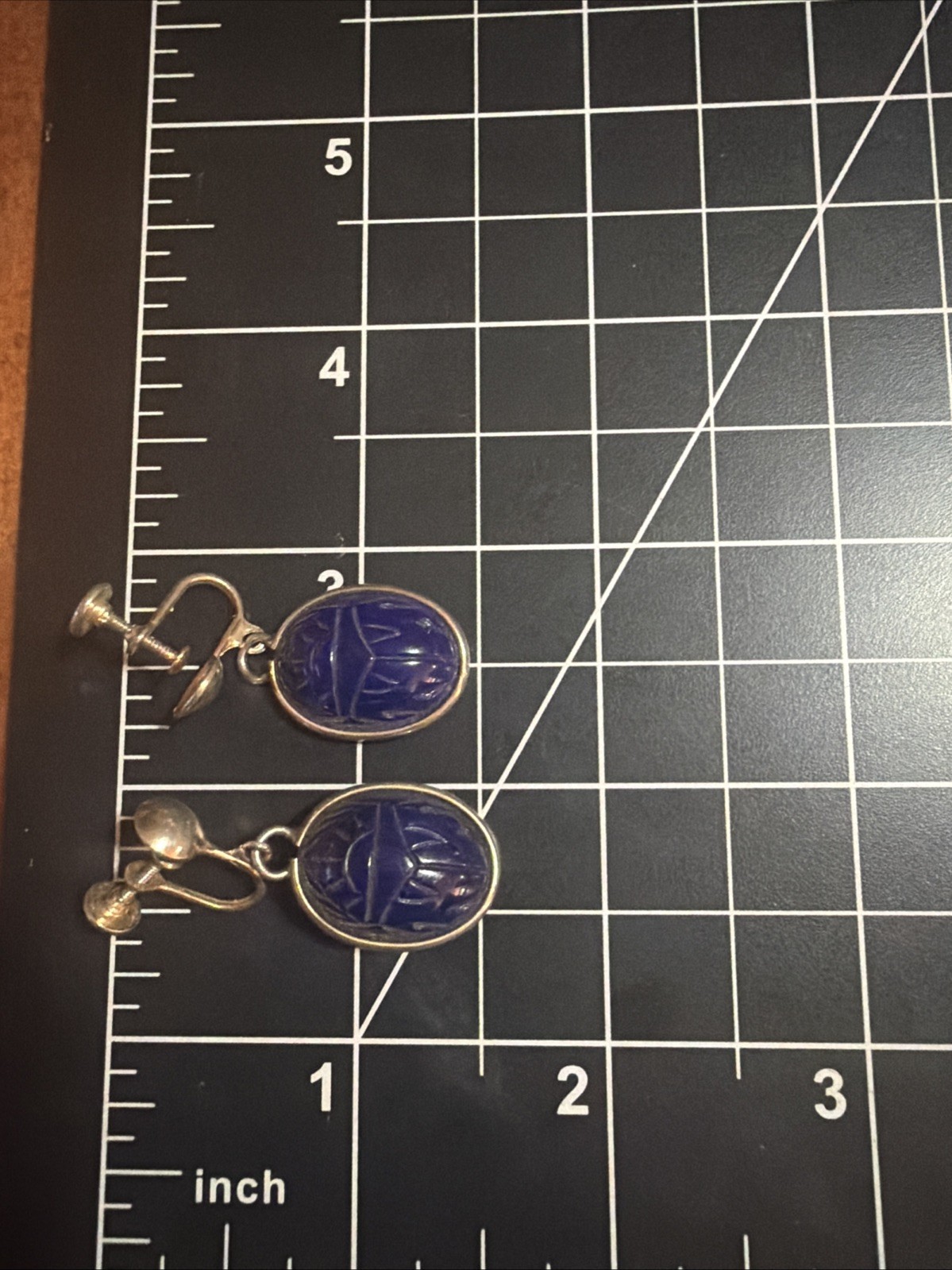 Stunning Vintage Gold Tone Dark Blue Scarab Oval Hinged Screw Back Earrings
