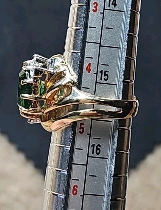 The Walton Ring Viintage Lindenwold 14K HGE Large Green Colored Stone Size 4.5