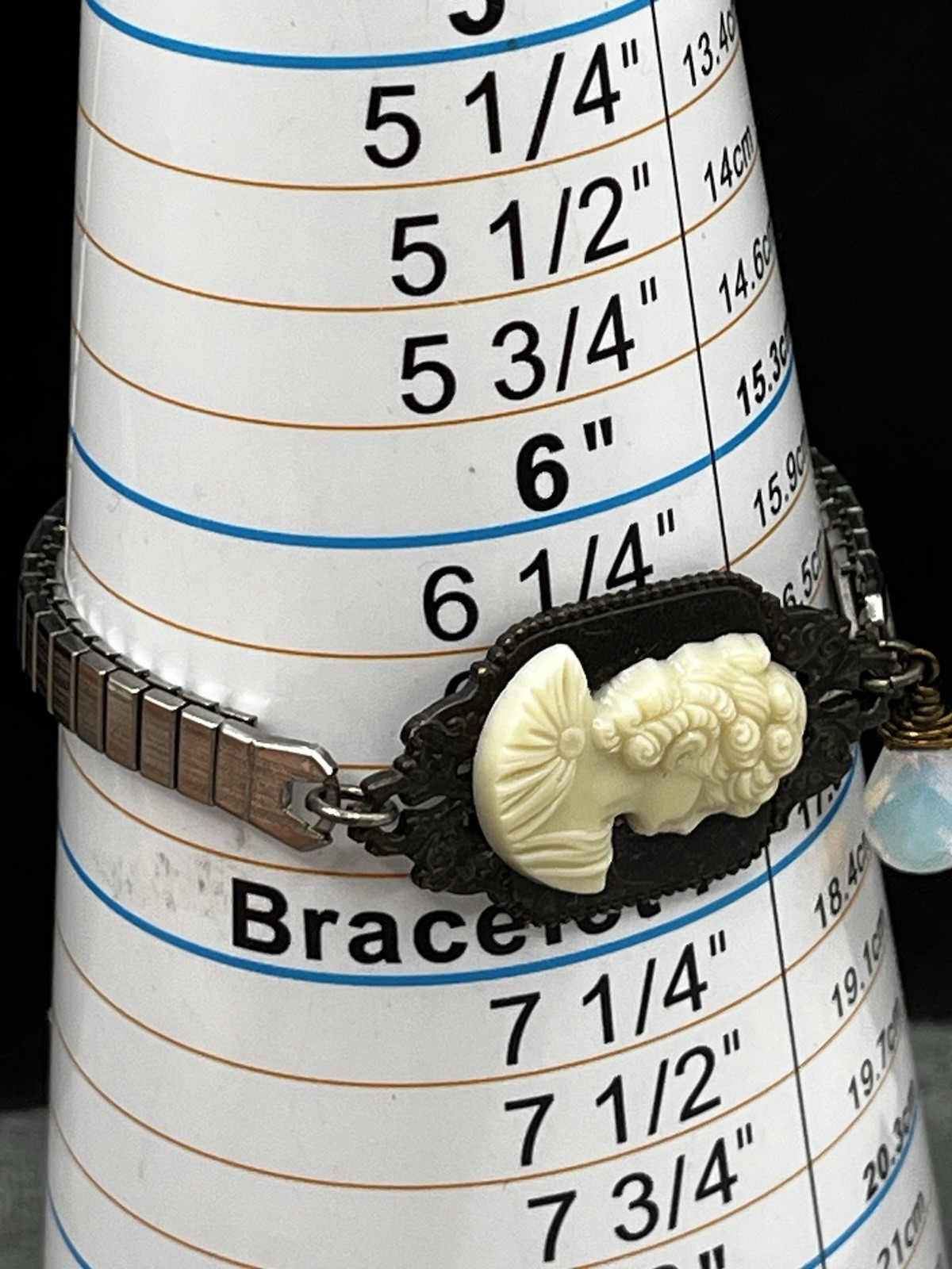 VTG. Cameo & Opalescent Bead OOAK Stretch Band Silver & Brass Tone Bracelet USA