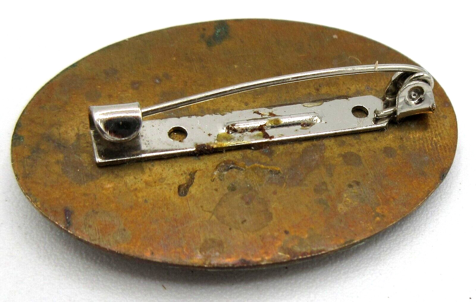 VTG OLD C CLASP UNUSUAL MAN HOUSES STORE metal Brooch Silver tone Pin red blue