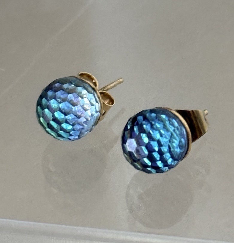 Vintage Faceted Glass Stud Earrings Blue Green Purple Shifting Color Gold Tone