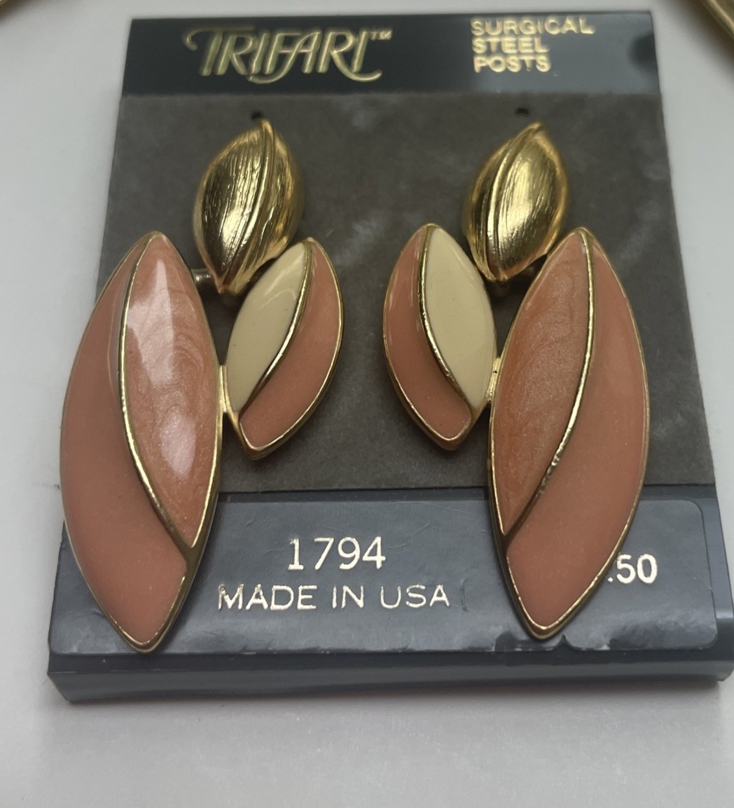 Vintage Trifari Choker Peach Cream & Gold Tone Enamel Necklace & Earring SET NWT