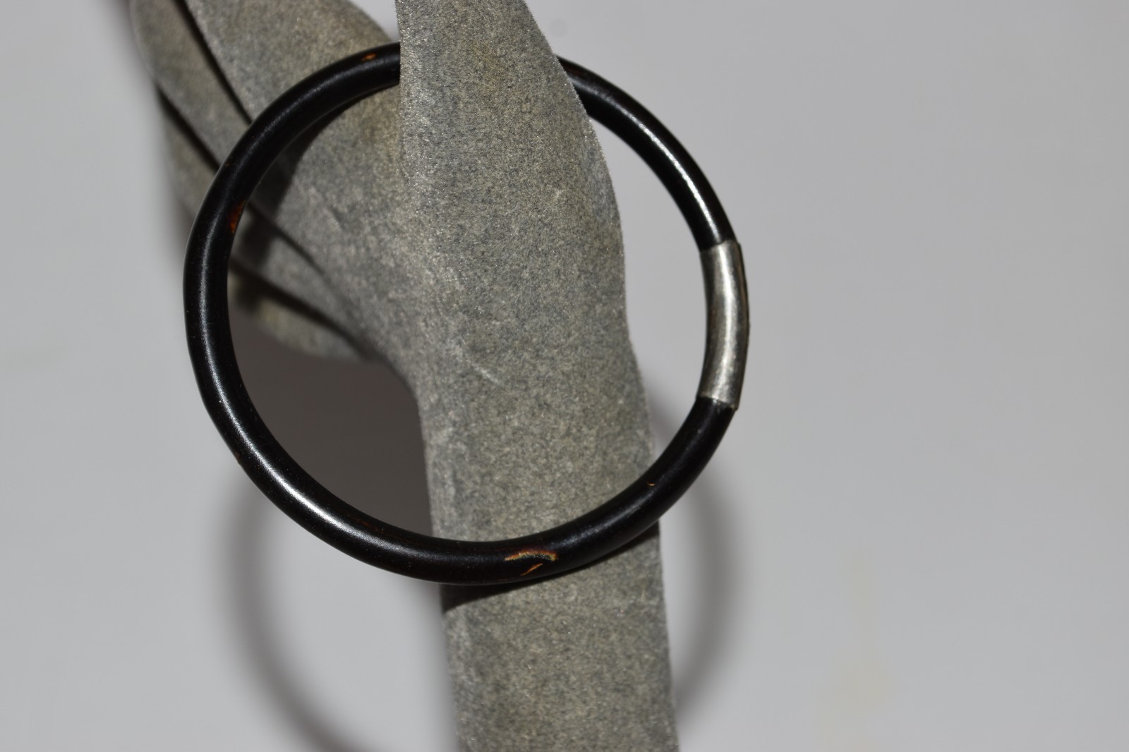 Vintage Hawaiian Black Coral with Engraved Silver Bangle Bracelet Size 8.5