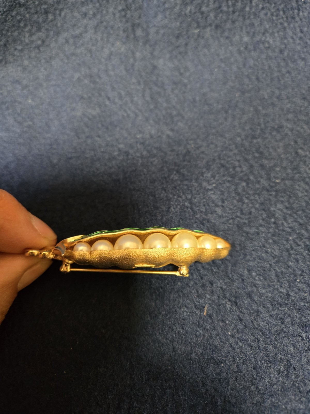 Vintage Crown Trifari Pearl Peas in Green Enamel Pod Brooch Pin