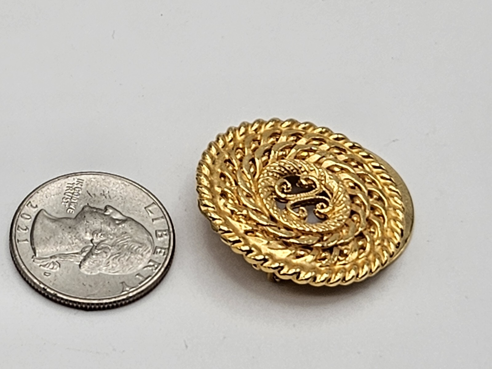 Vintage Signed Gay Boyer Gold Tone Scarf Clip