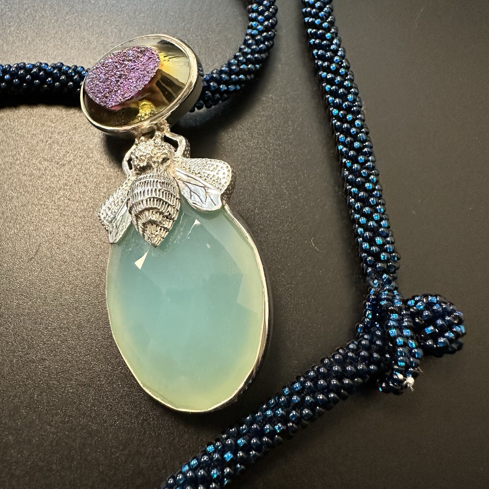 ESTATE STERLING AMY KAHN RUSSEL CHALCEDONY DRUZY QUARTZ BEE BROOCH NECKLACE 23”
