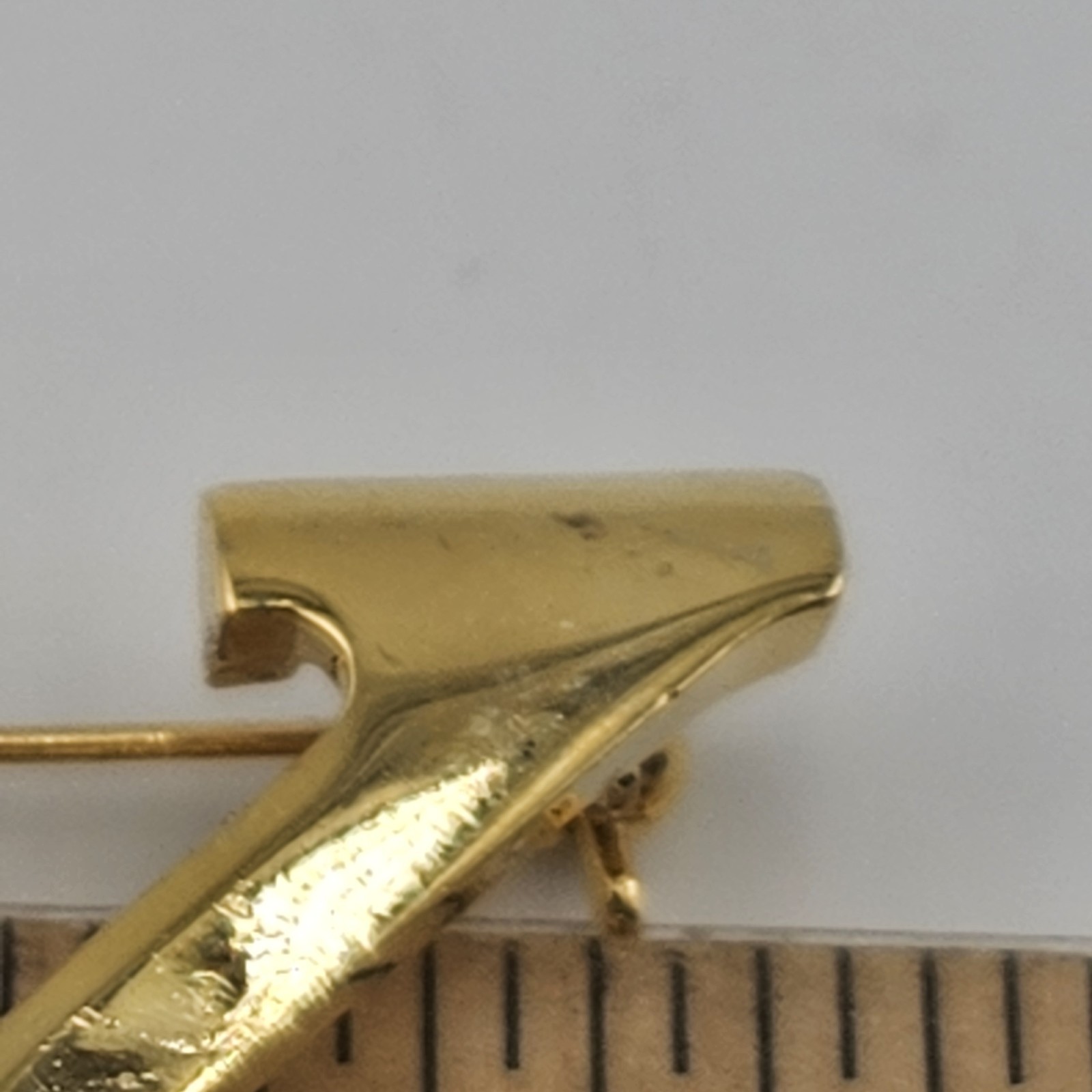 Vintage Anne Klein Signed Gold Tone Initial Letter P Brooch Monogram