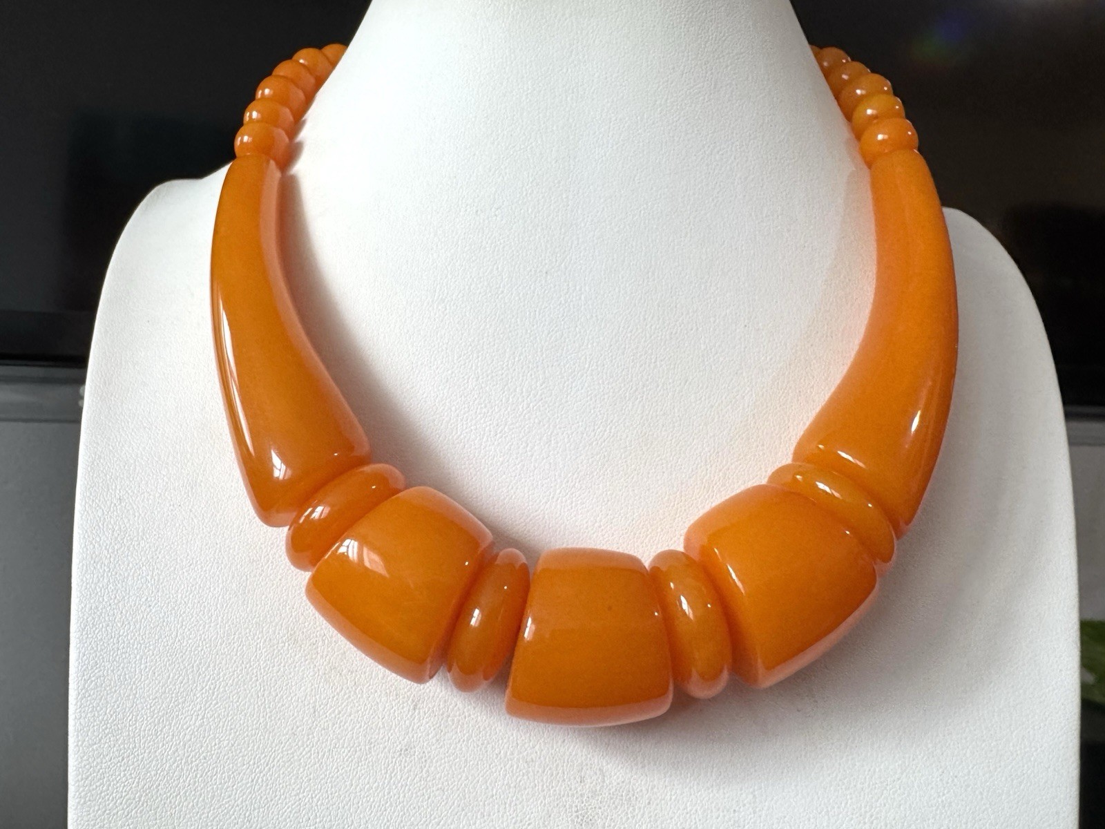 Vintage Style Unique Design Amber Resin beads Necklace for sale