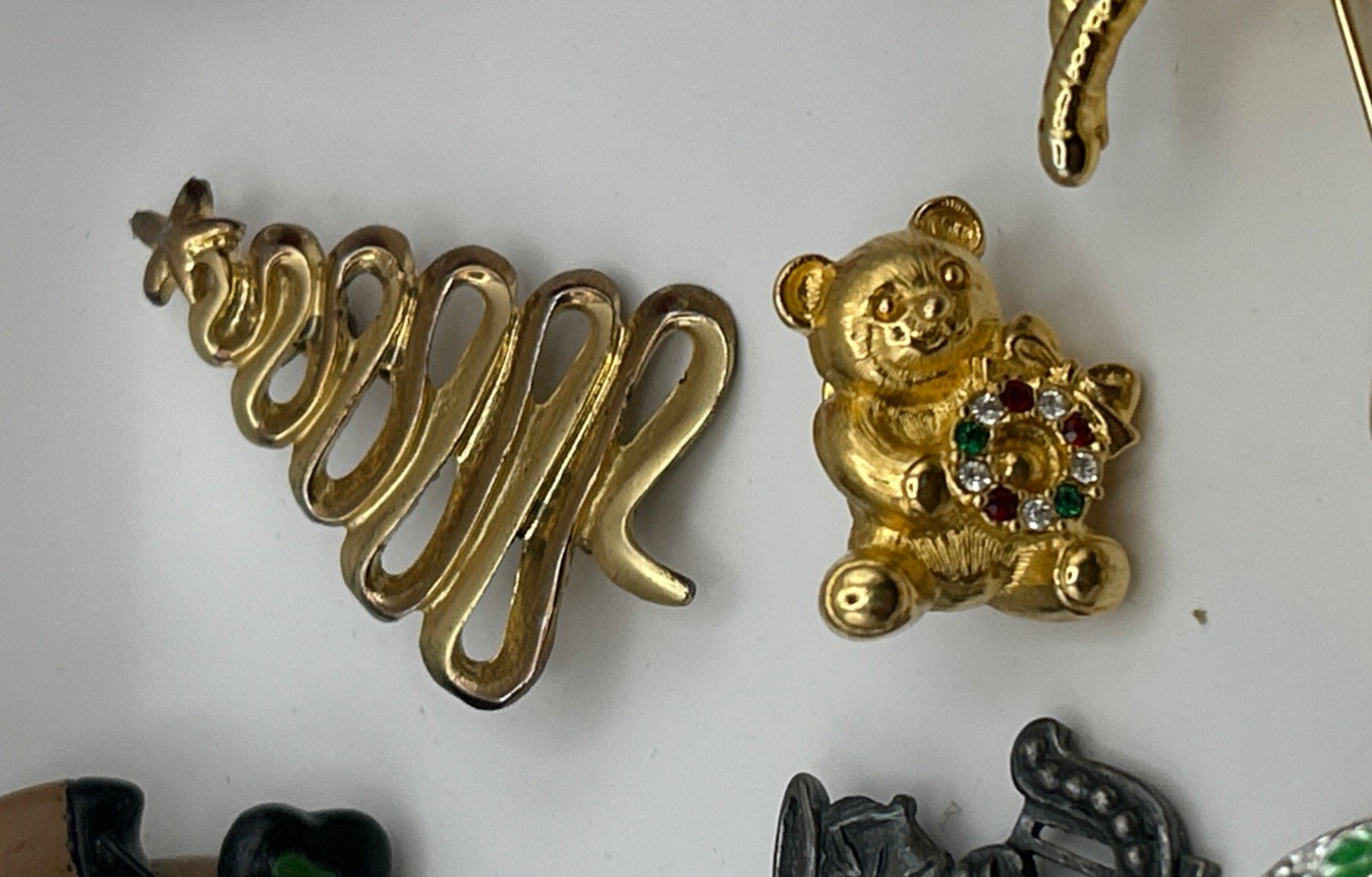 Vintage -now 24 Christmas Brooch /pin Lot Some Signed Bells, Trees, Angels, +