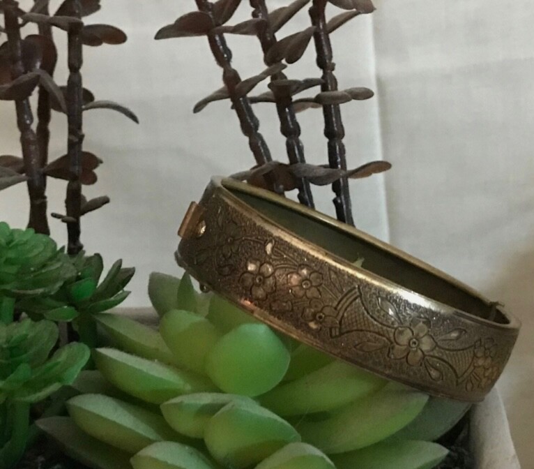 Stunning Vintage 1930’s Ornate Brass Floral Pattern Open Hinged Cuff Bracelet