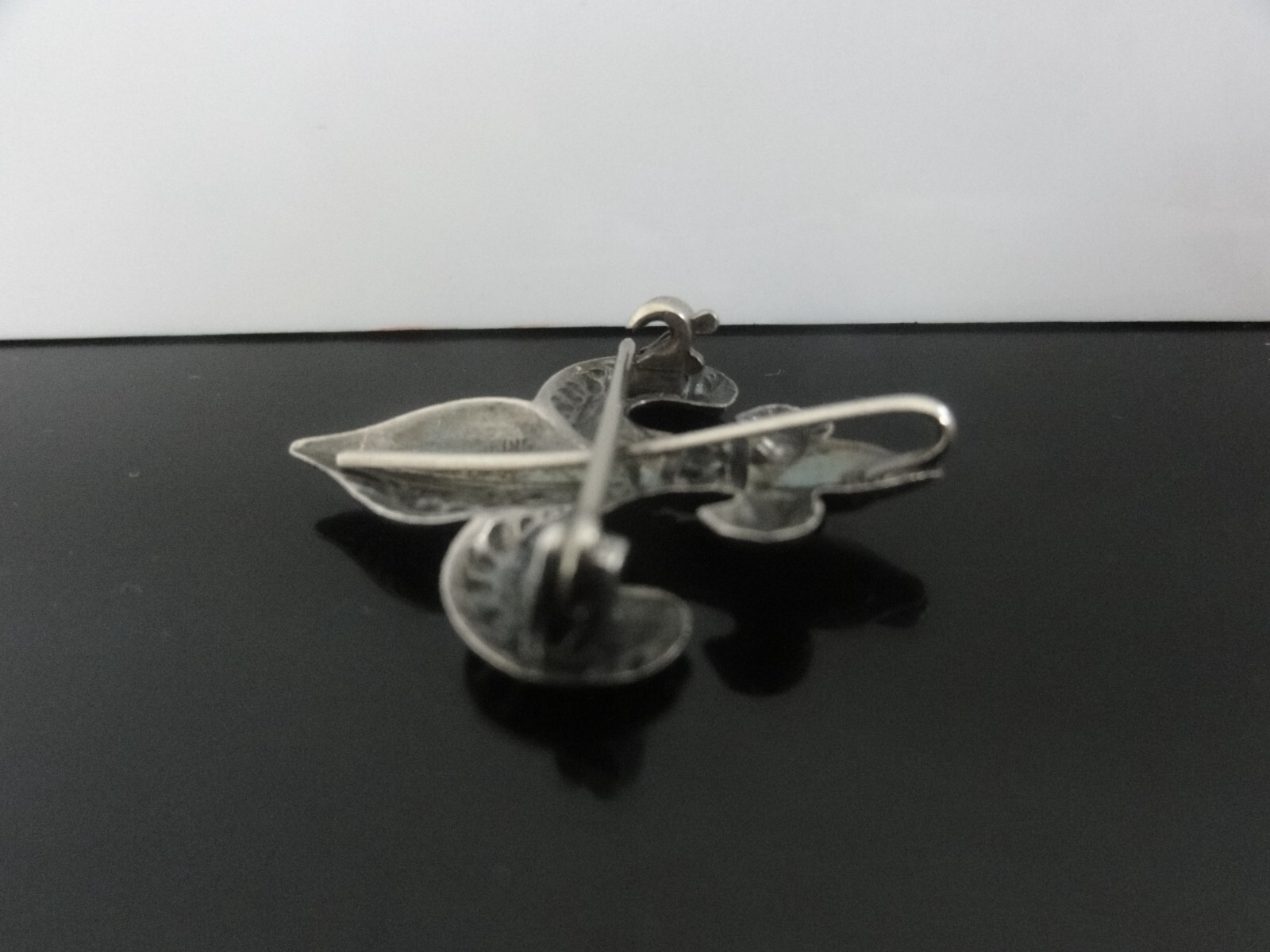 Antique Lovely Embossed 925 Sterling Silver Lily Flower Revere Brooch Pendant