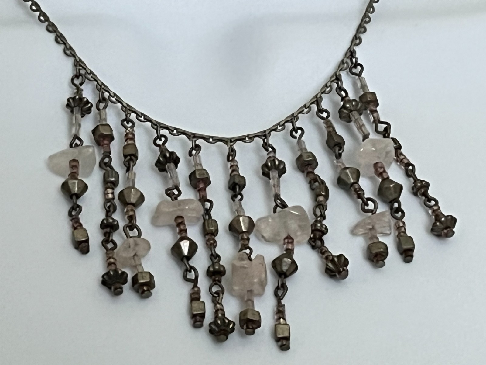 🌙NICKEL‑TONE CASCADING BIB NECKLACE • QUARTZ‑STYLE STONE CHIPS • ADJUST 16.5″