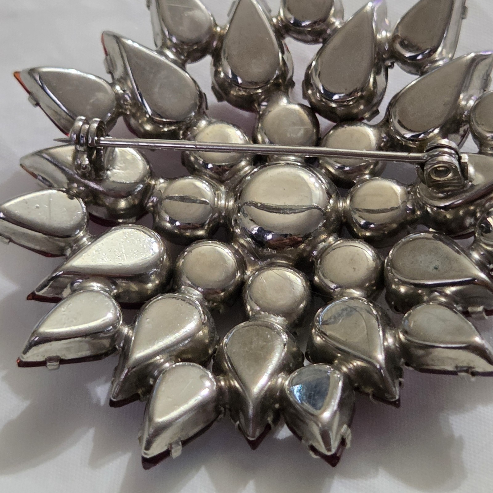 Vintage Juliana D&E Large Red Iridescent AB Rhinestones Brooch Pin 3″