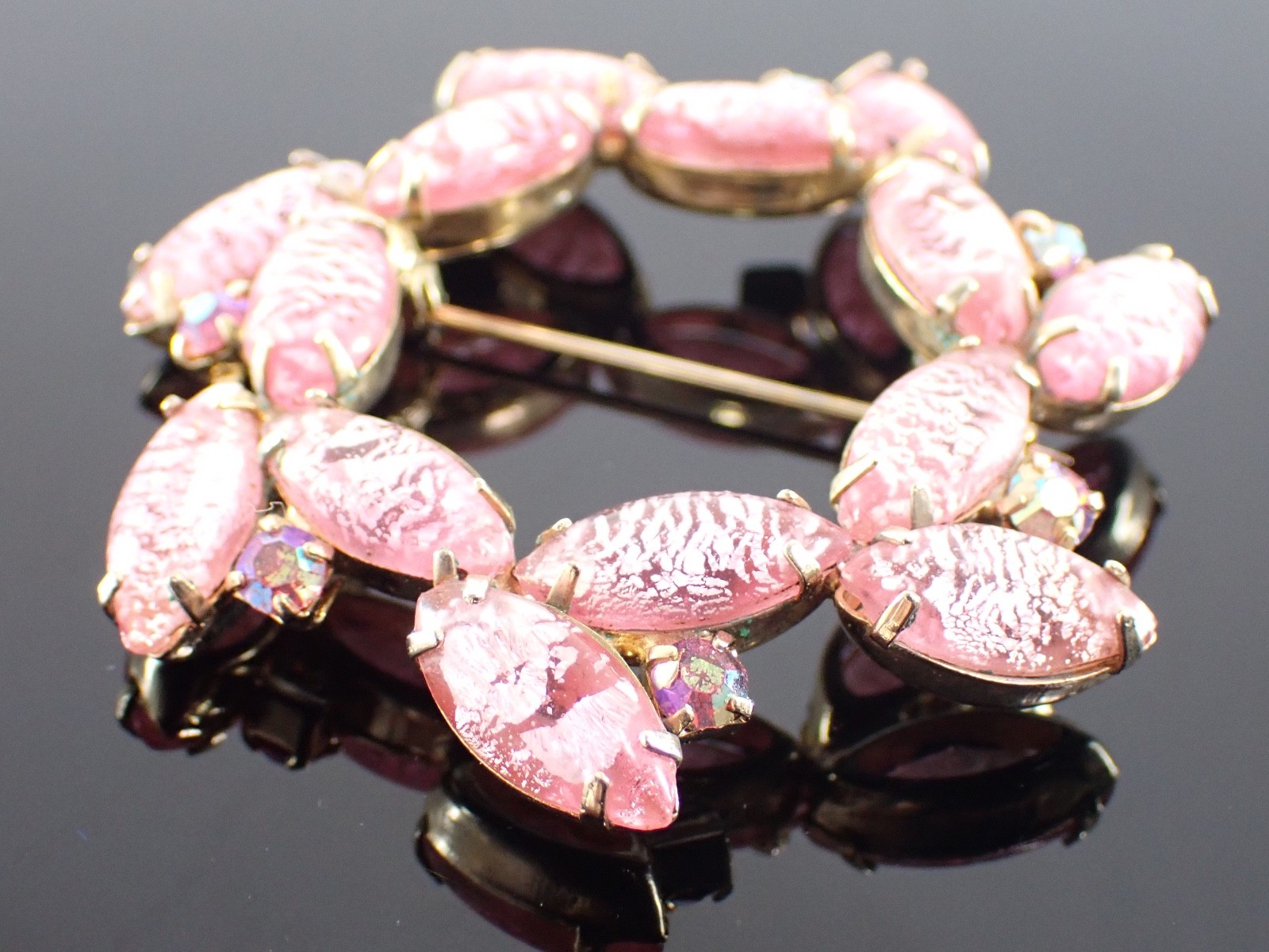 Vintage Pink Foiled Glass Wreath Brooch Gold Tone Rhinestones 2″