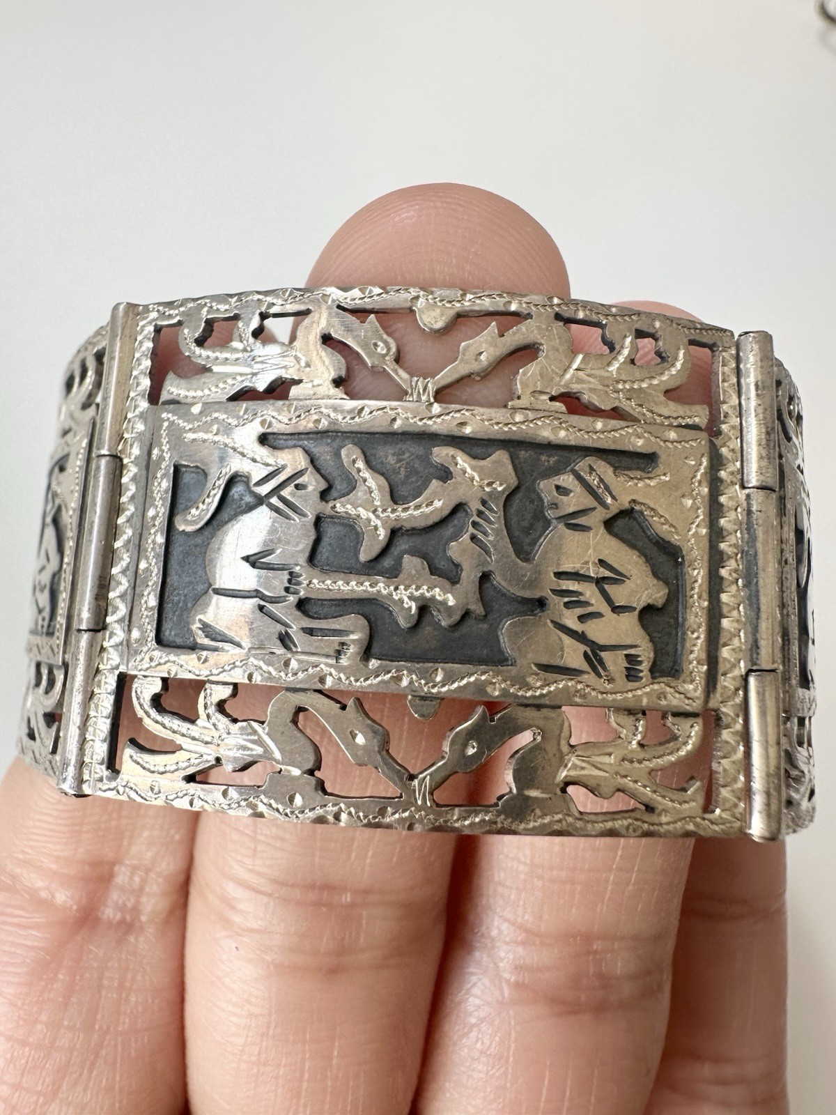 Vintage 900 Silver Guatemala Artisan Hinged Panel Bracelet 7”