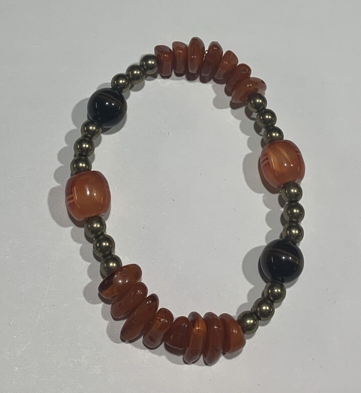 2 Pc Vintage Faux Amber Stretch Bracelets. With Gold Tone Beads. Brown & Orange