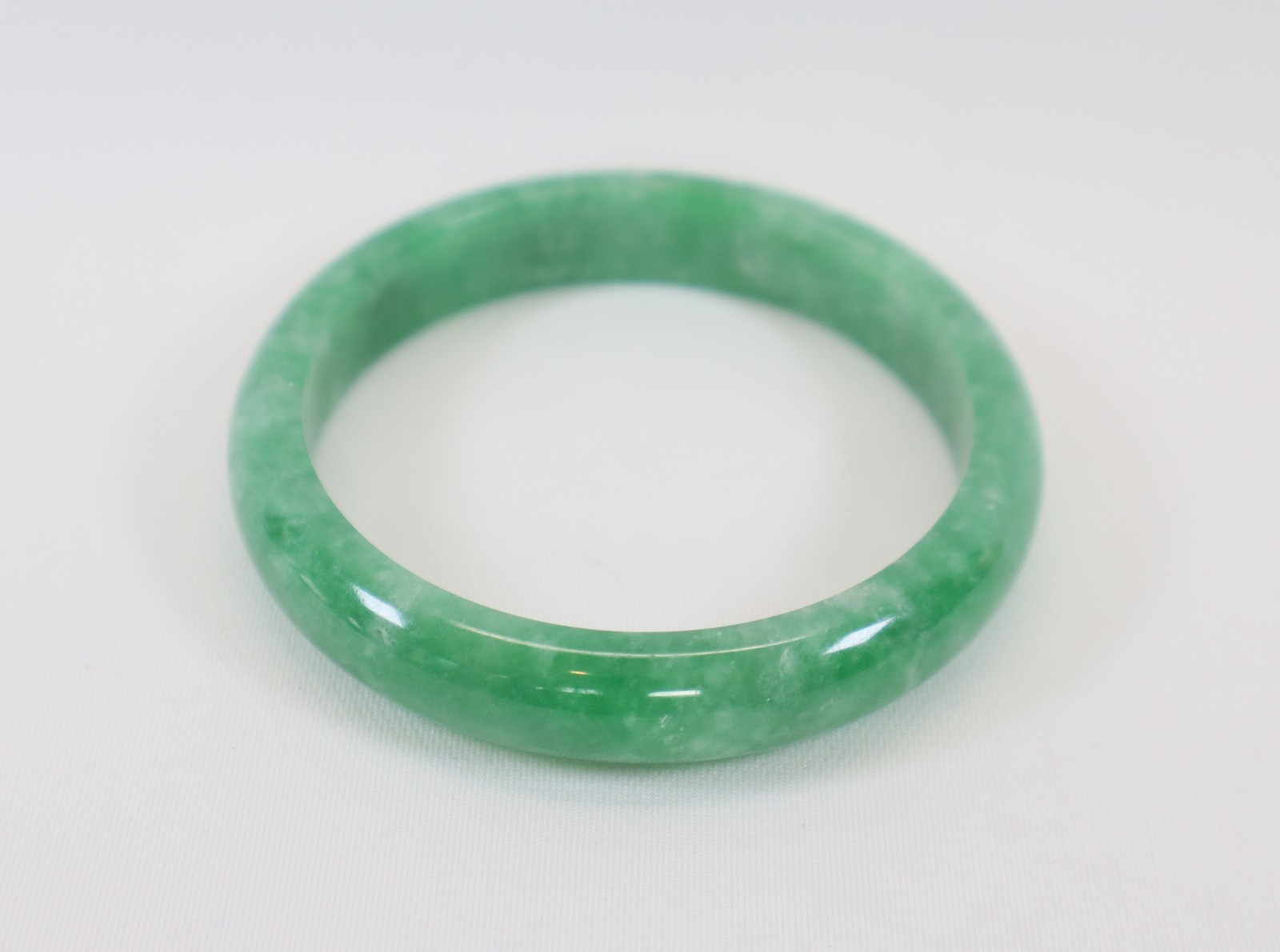 Genuine Vintage Chinese Green Jadeite Gemstone Bangle 58.26mm Diameter