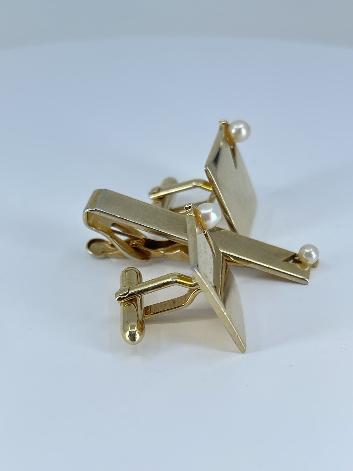 vintage Swank Pearl cufflinks and tie clip bar set square polished gold tone