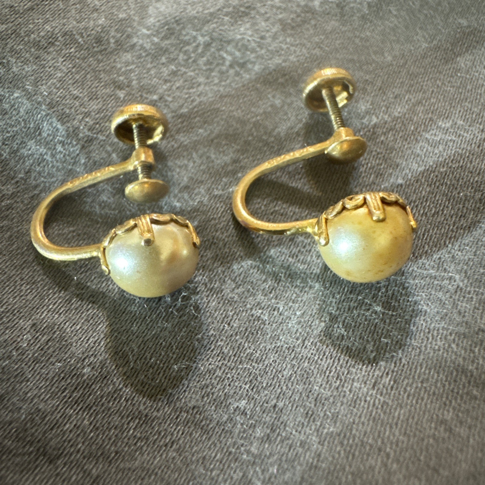 Vintage BDA 10k Yellow Gold Faux Champagne Pearl Screw Clip Earrings