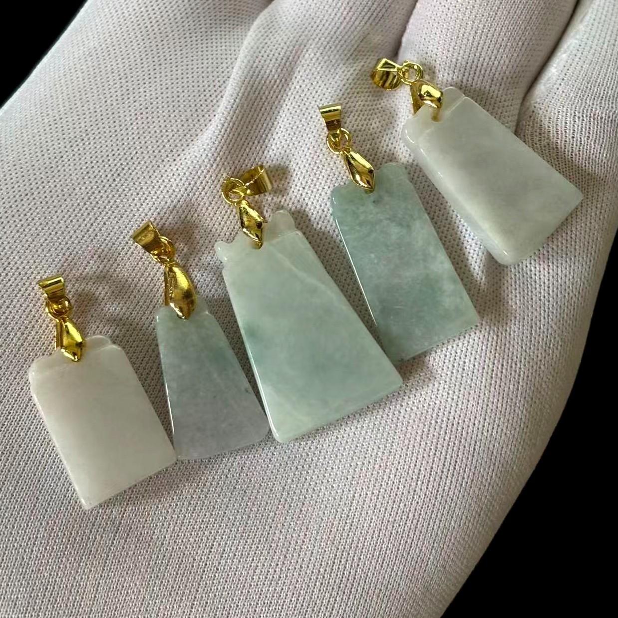 5 pcs Natural Jade Jadeit Pendants Amulet for Happiness Safety, Free 5 Necklaces