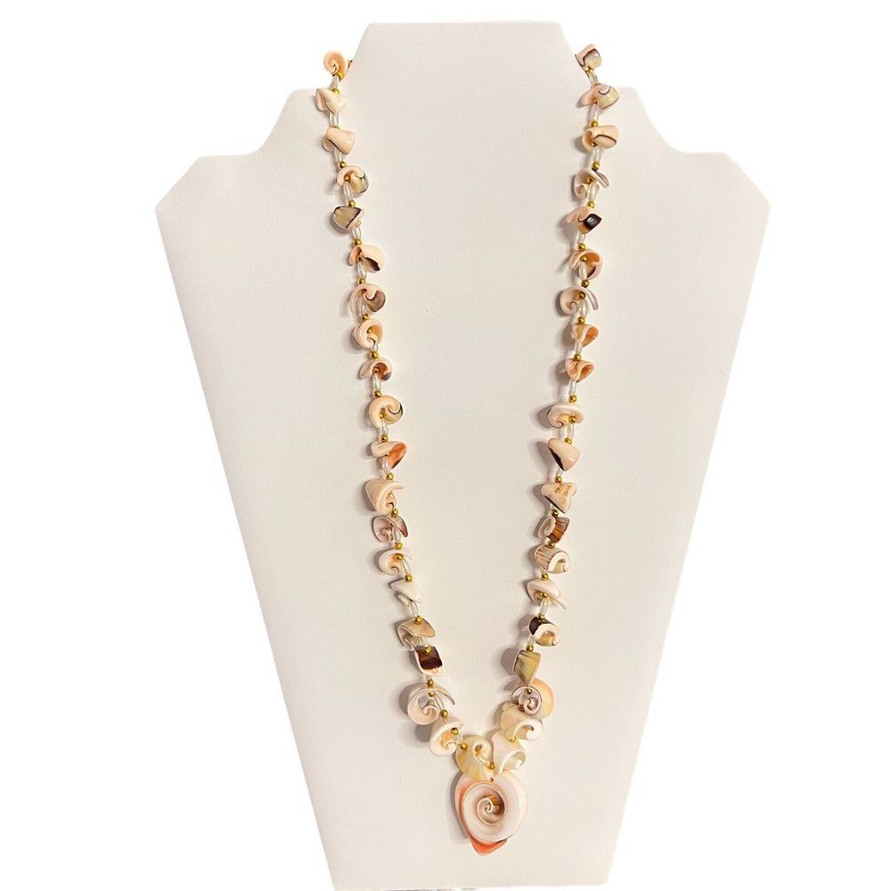 VINTAGE Women’s Necklace Natural Cocomurex Luhuanus Sea Shell Beaded 23 in.