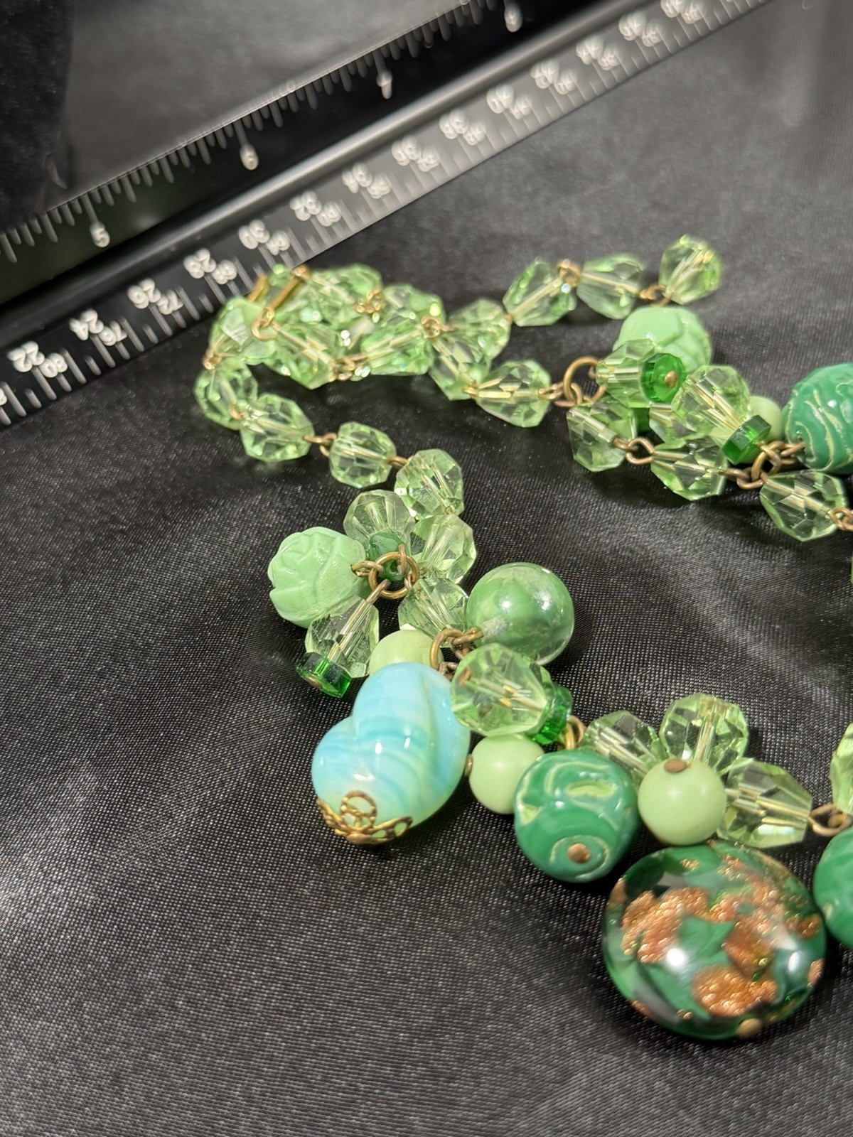 Stunning Vintage Green Bauble Faceted Czech Glass Necklace 16”