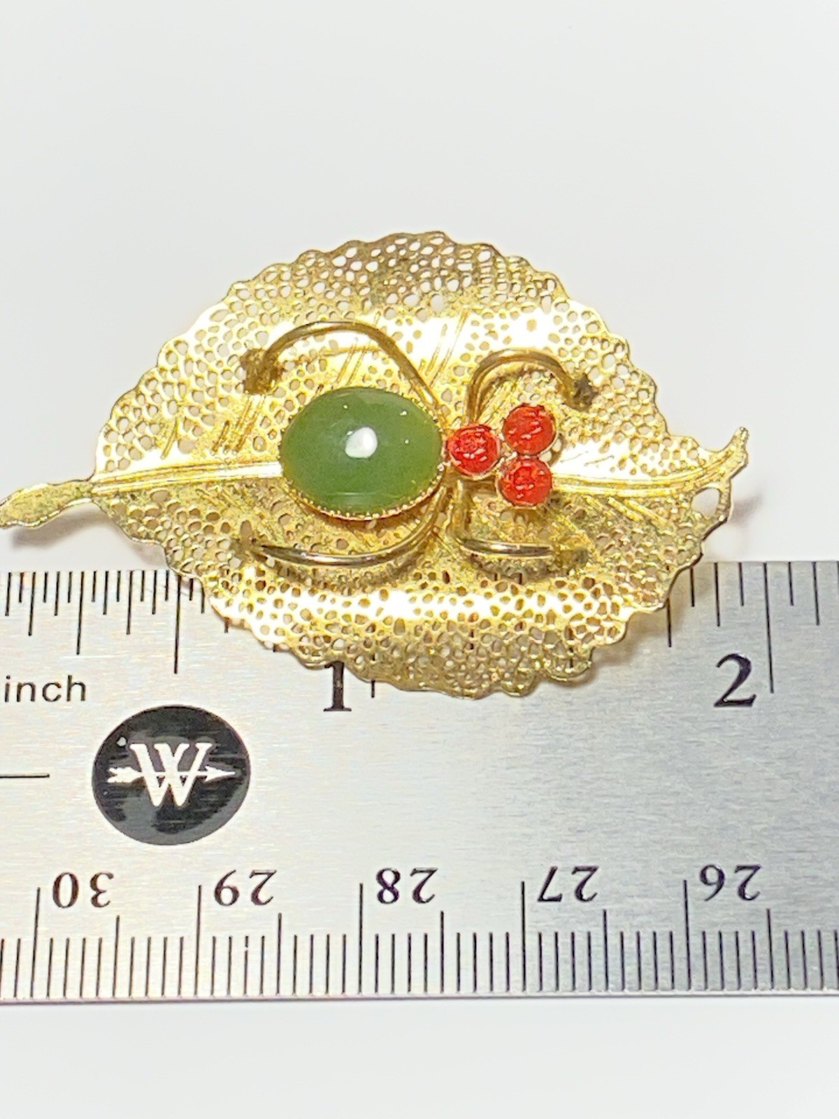 Vintage Gold Tone Green Red Glass Spider On Lace Filigree Leaf Brooch 2in