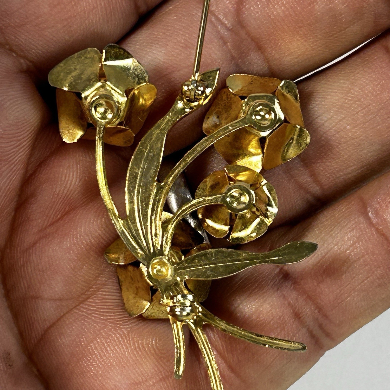 Vintage Gold Tone Rose Bouquet Brooch Pin Textured Floral 4 Roses 2.5”
