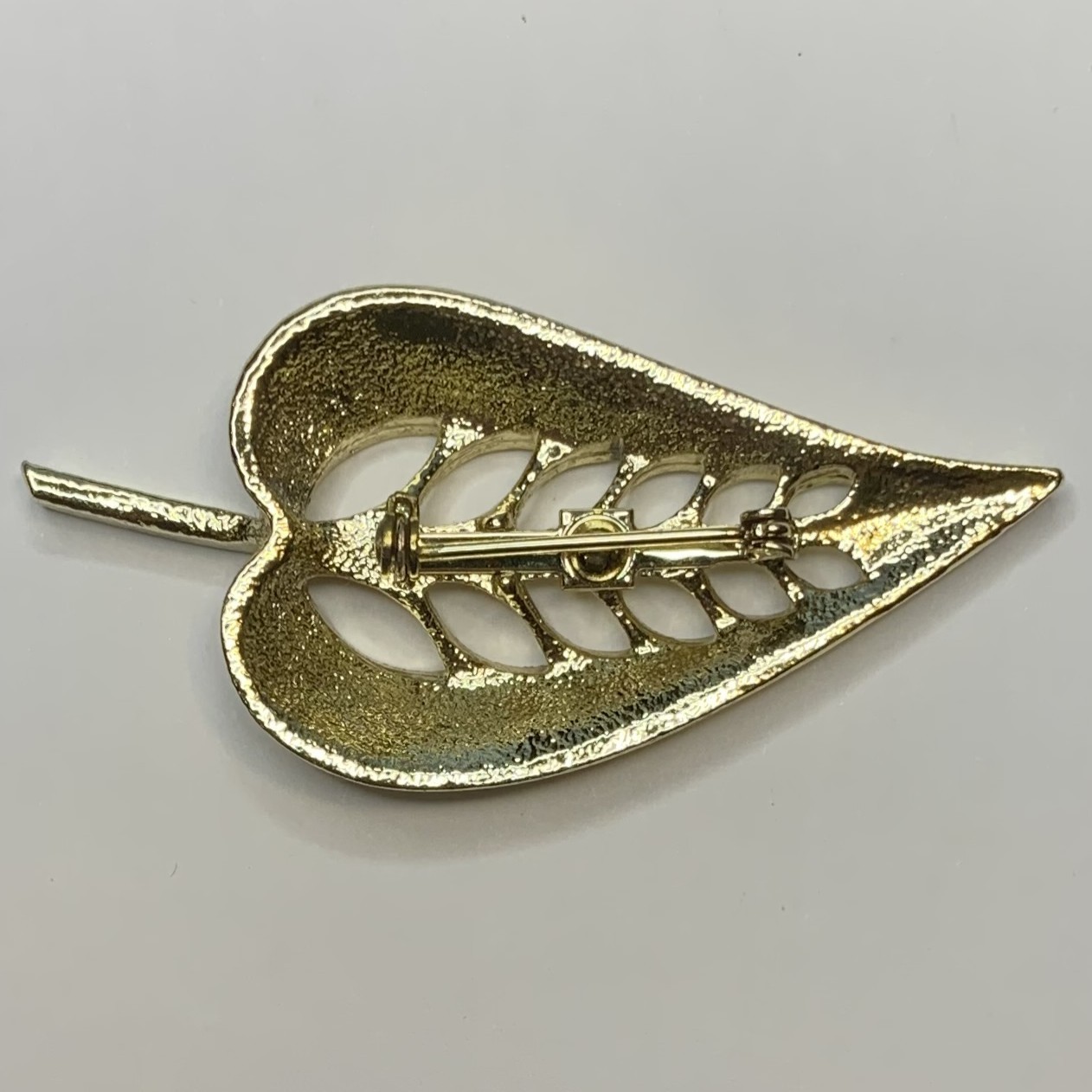 Lot of 3 Vintage Gold Tone Leaf Brooches 2.5” – 2.75”