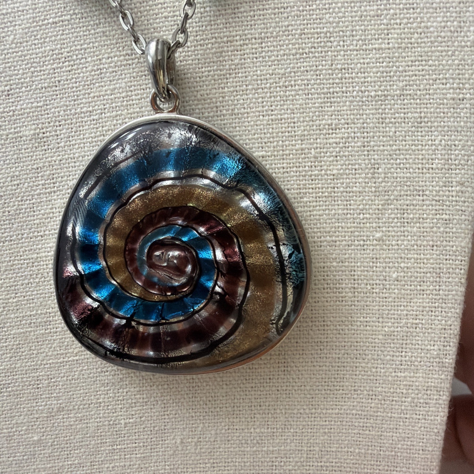 Beautiful Silver-tone Purple & Blue Swirl Glass Pendent Necklace