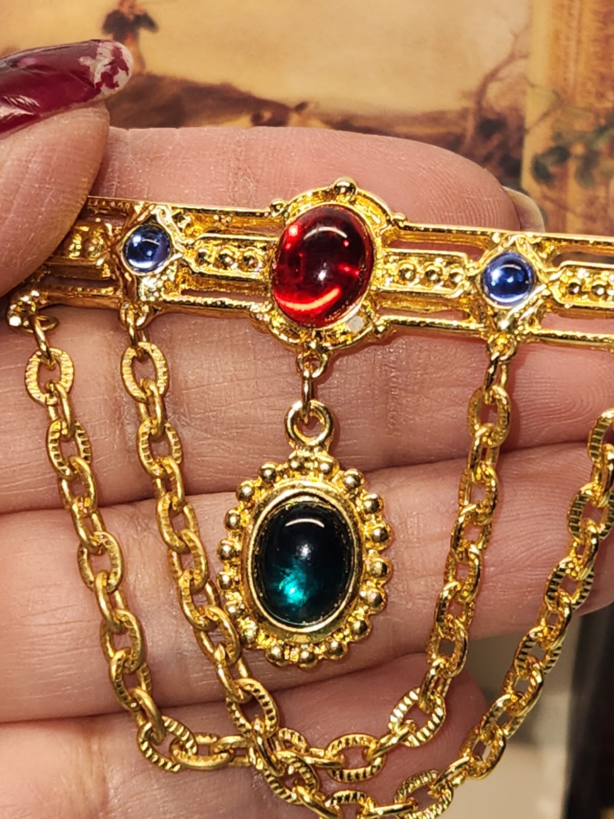 #2085, FRENCH MOGUL GRIPOIX REGAL BEAUTY SET STUNNING BROOCH, CLIP EARRINGS ,
