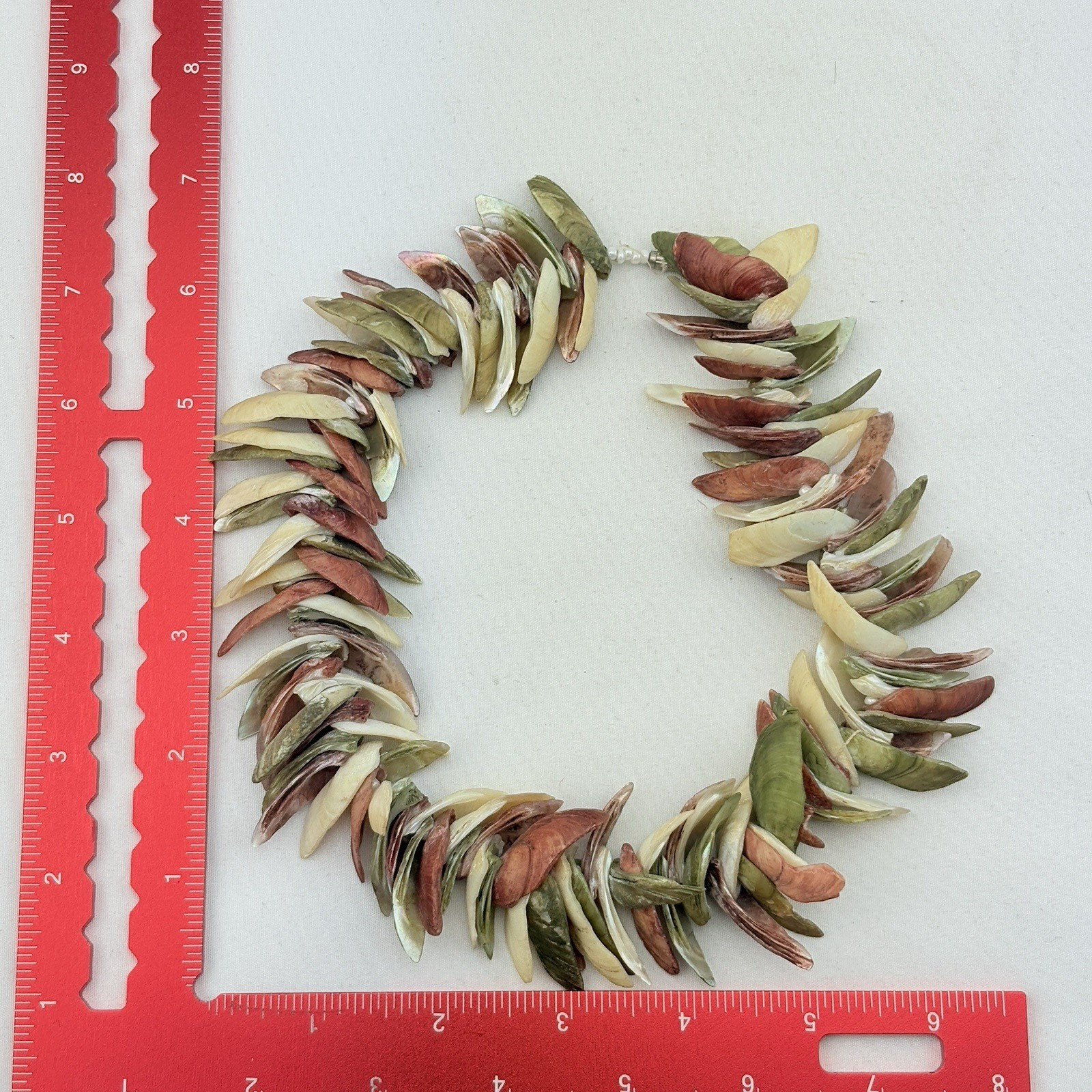 Vintage dyed Sea Shell 16” Necklace 1980’s Beach Ocean Pastel Puka