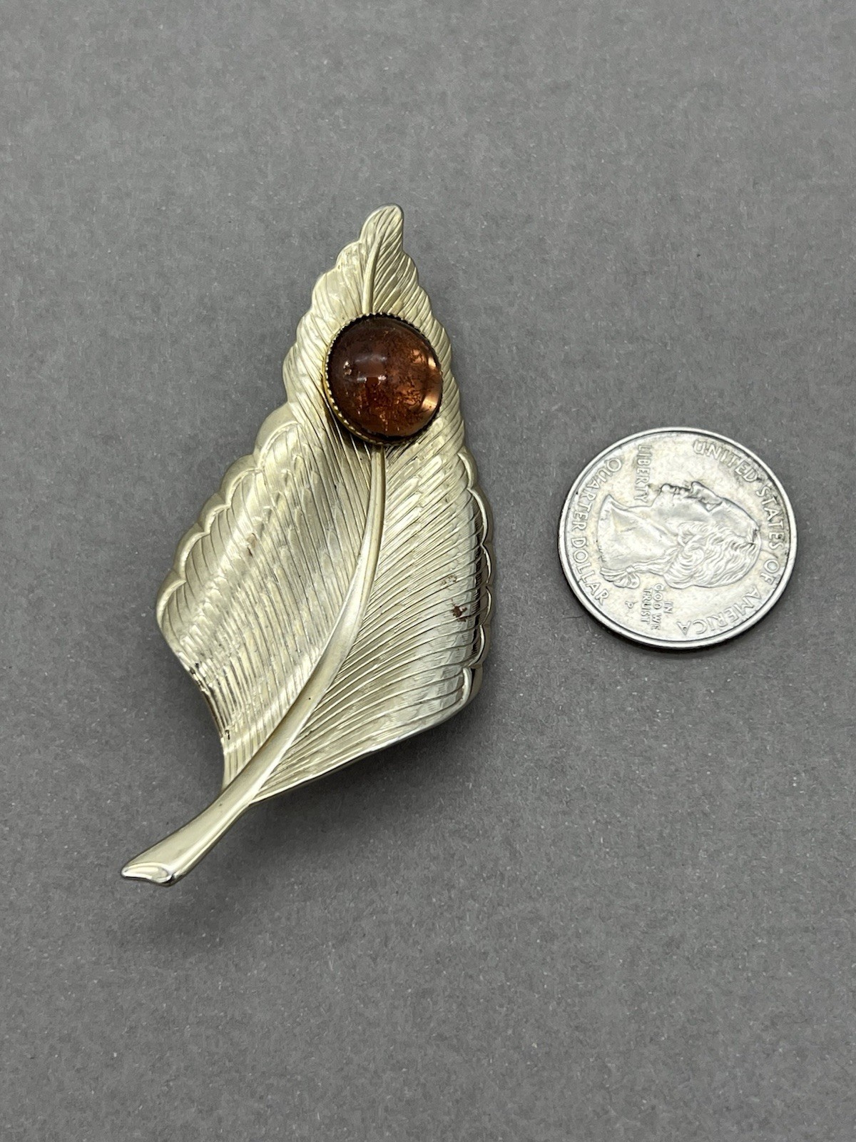 Vintage Leaf Brooch Gold Tone Amber Cabochon Nature Pin Retro Botanical Jewelry