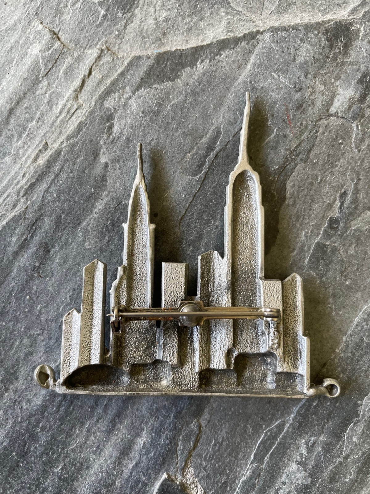 Vintage 1988 JJ New York Skyline Buildings Pin Brooch Empire State Souvenir