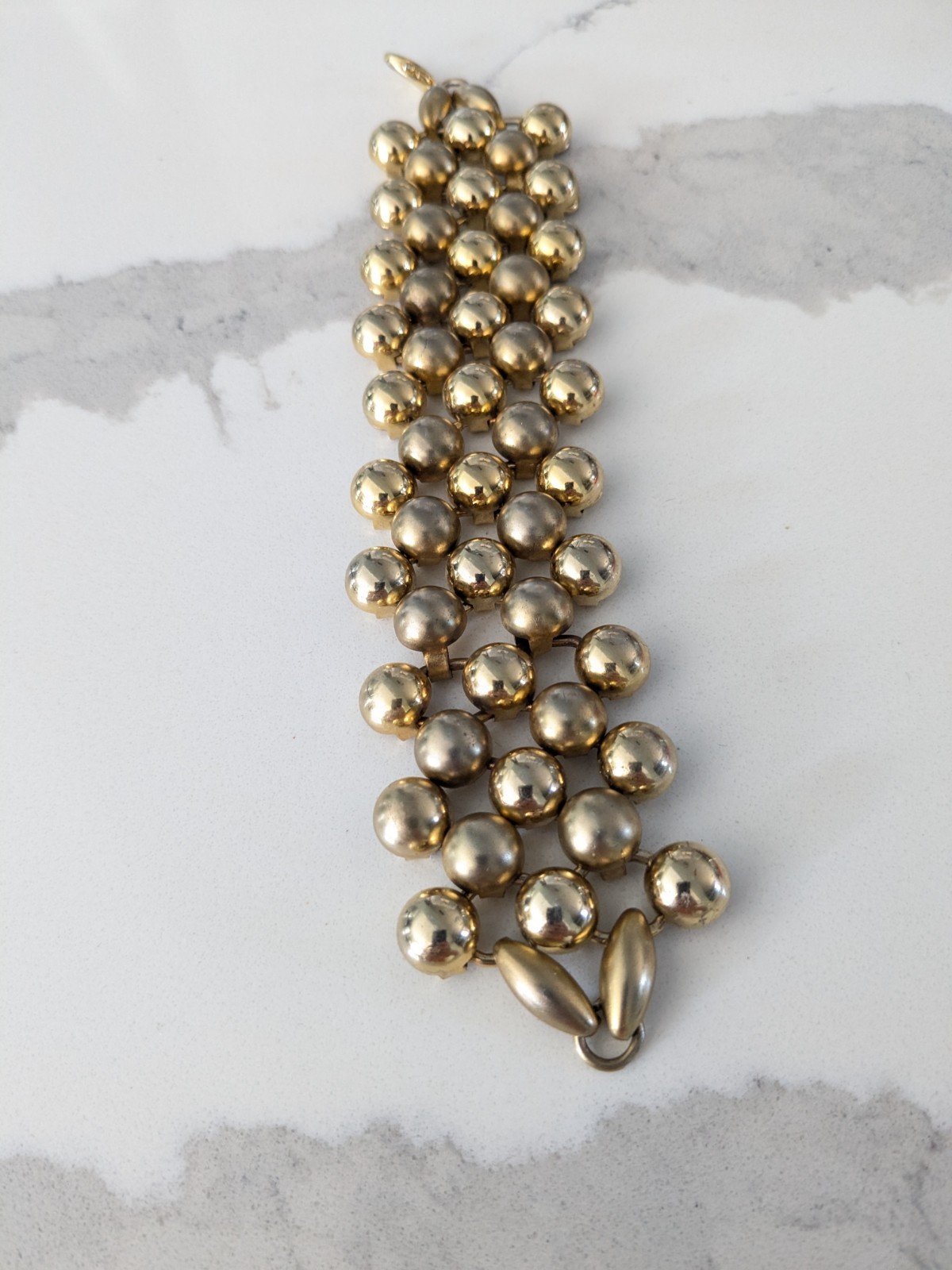 Vintage Bracelet Costume Jewelry Bold Gold Layers Retro 7″ Shiny And Matte Bead