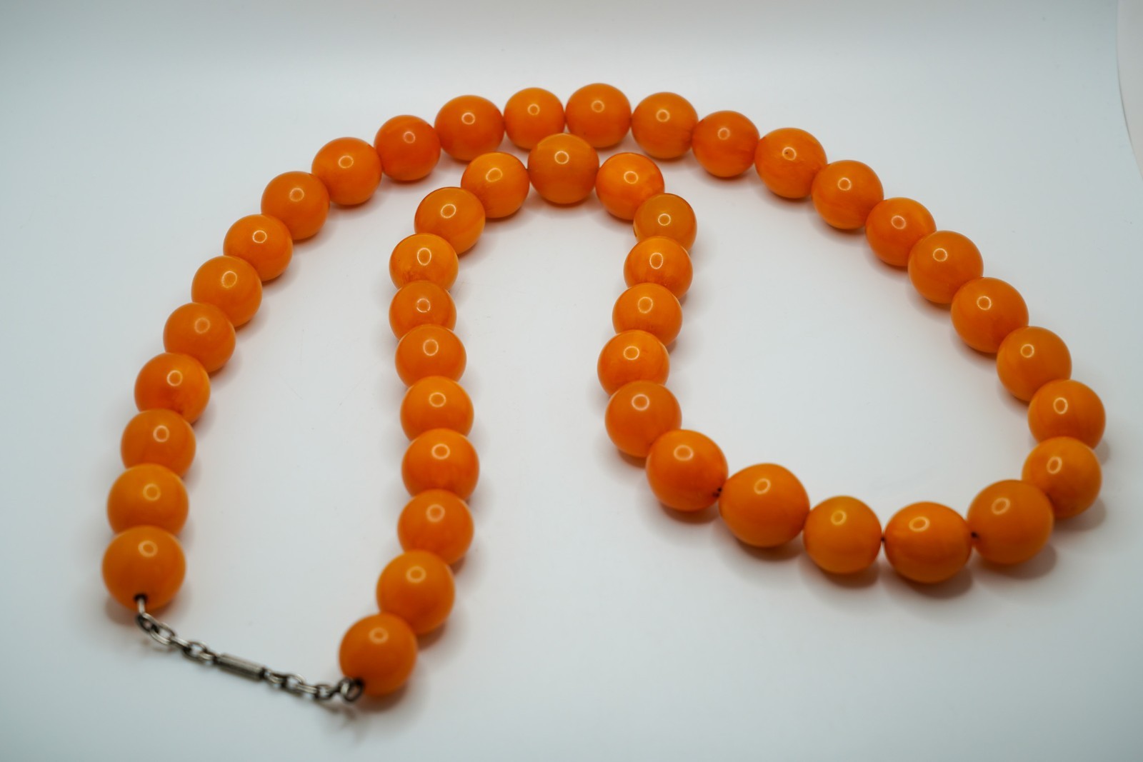 Vintage Long Egg Yolk Butterscotch Amber 45 Bead Necklace 39″ x 20mm 253g