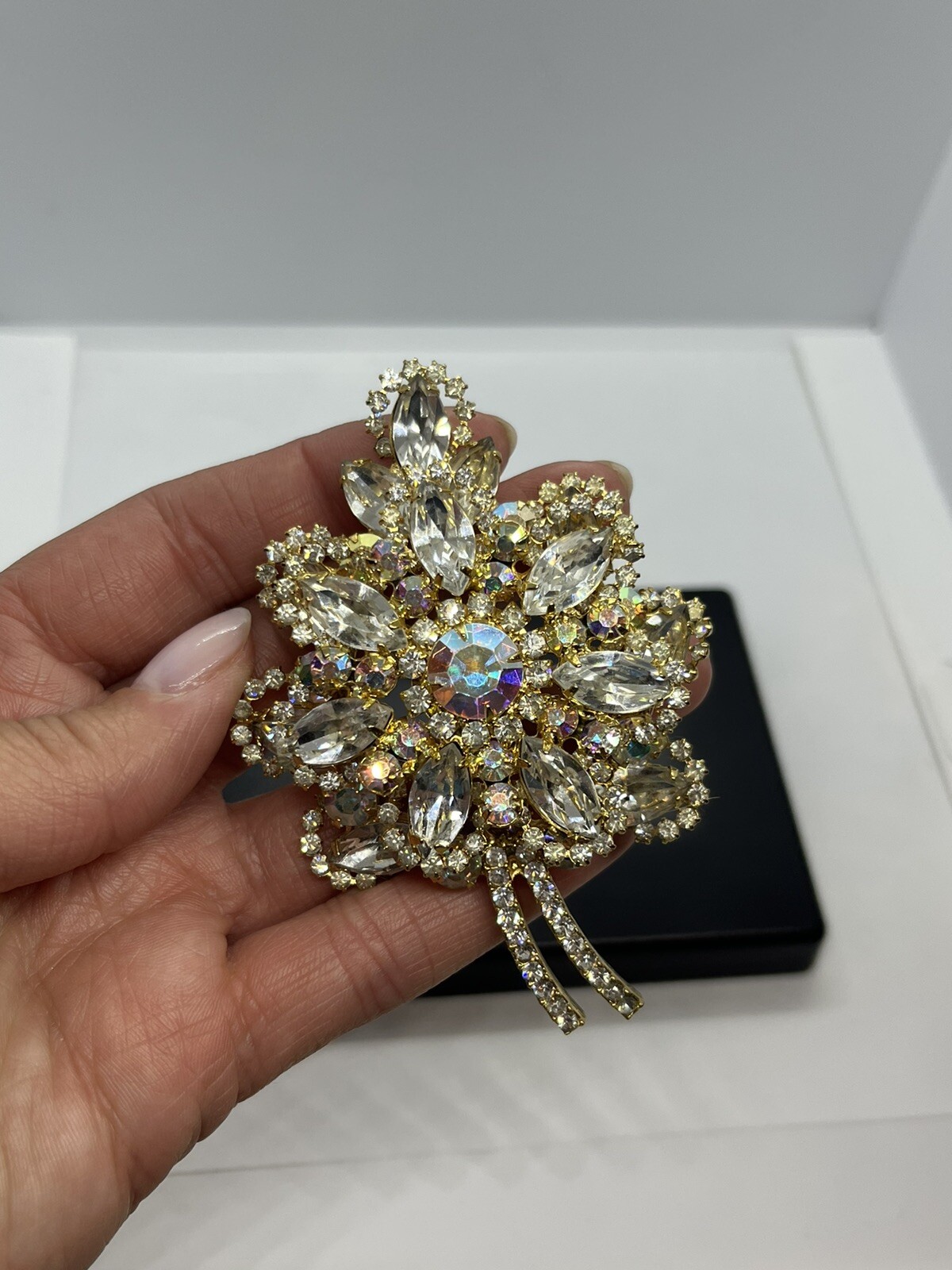 DeLizza and Elster Juliana clear & aurora borealis AB rhinestone leaf brooch pin