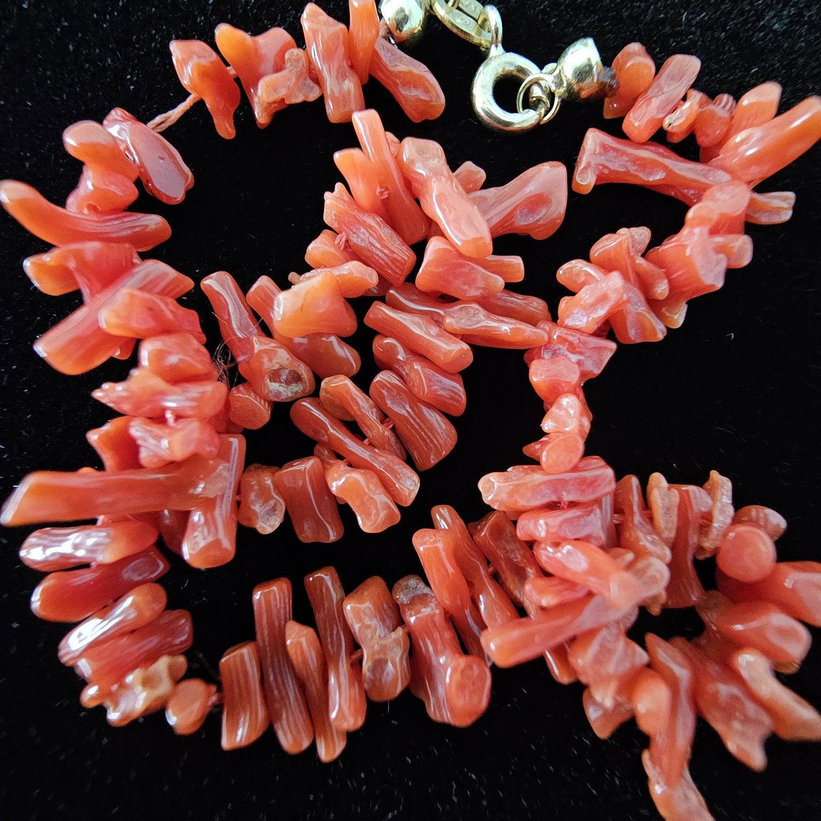 Vtg Dainty Red Orange Branch Coral Bracelet 585 Italy 14K Gold Clasp 7.75″ Boho