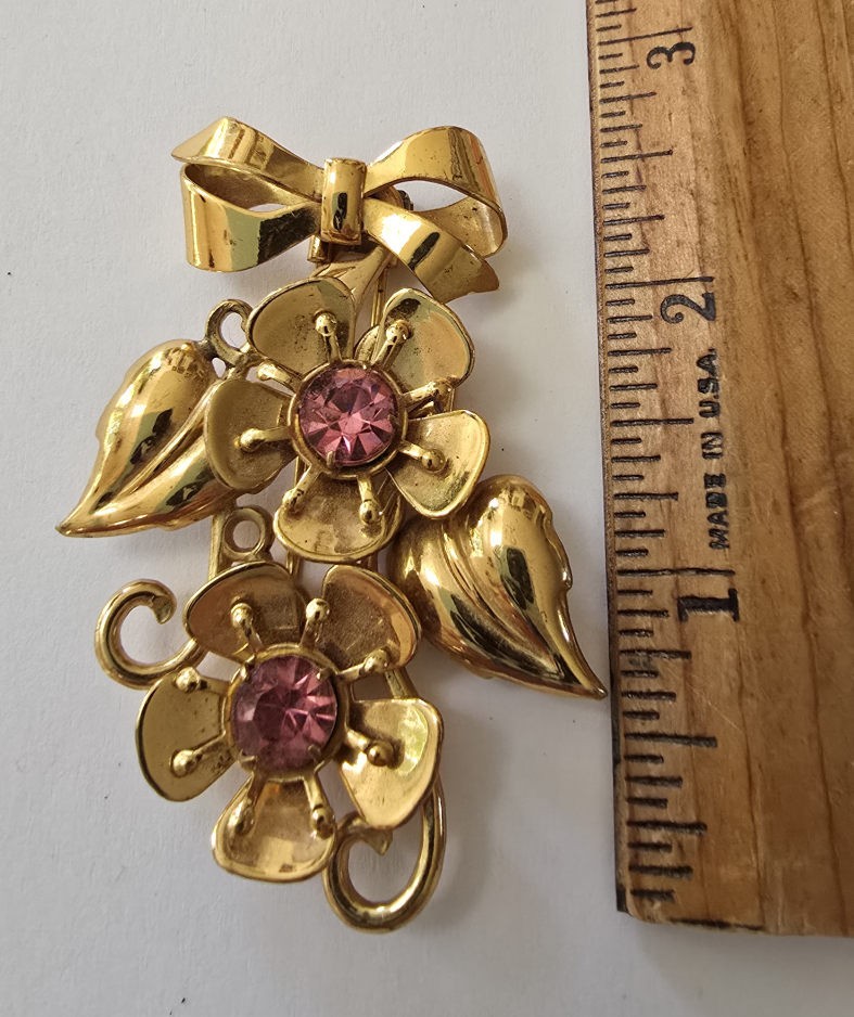 Vintage 2-1/2 inch Stamped BRASS FLOWER FUR / DRESS Clip Pink Rhinestones